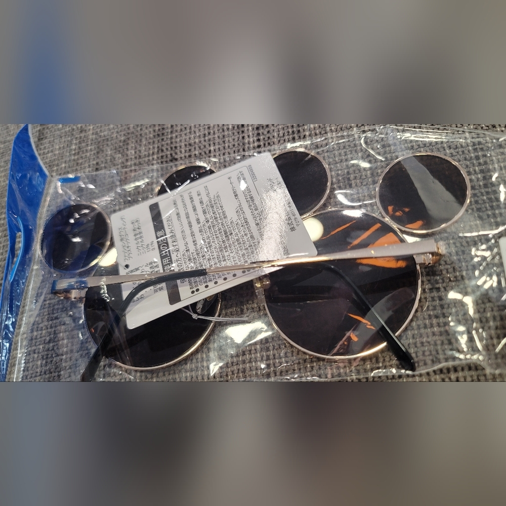 Mickey Mouse Tokyo Disney Resort Sunglasses - Picture 5 of 5